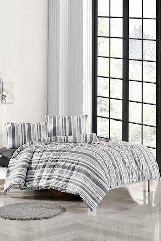 Ely Parker Battal Boy Nevresim Takımı (200x200 Lastikli Çarşaf+Yorgan Kılıfı+Y.Kılıfı) Çizgili Beyaz 200 x 200 Beyaz
