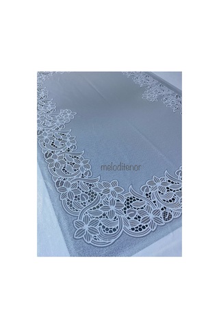 Dantel İşleme Görünümlü Kenarı Dalgalı Düz Kendinden Desenli Yıldız Çiçek Kalın Kaymaz Lüks Pvc Dikdörtgen Muşamba Masa Örtüsü 122 X 153 Cm Beyaz