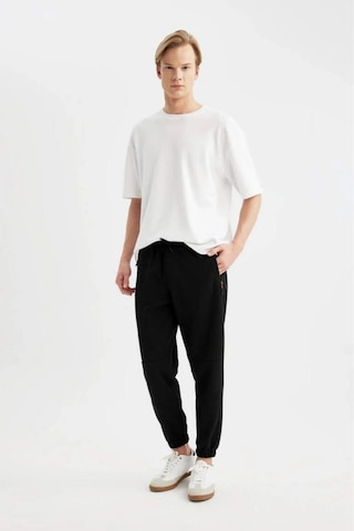 Defacto - Regular Fit Beli Bağcıklı Cepli Paçası Lastikli Şardonlu Basic Düz Jogger Eşofman Altı E6326AX25AU Siyah