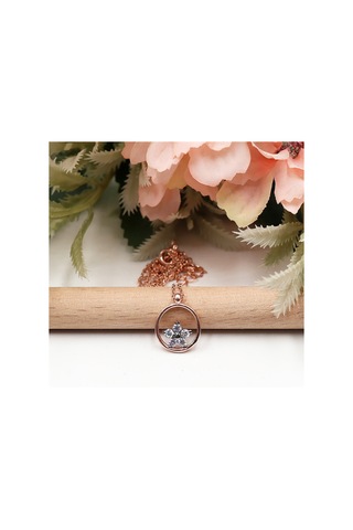 Yuvarlak Halka İçinde Elmas Çiçek Montürlü Set Rose Gold - Gümüş