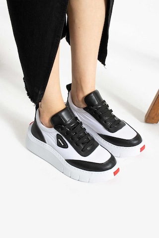 Bestello Bağcıklı Eva Taban Sneaker 331-klytıe-01 Kadın Ayakkabı Sıyah-beyaz