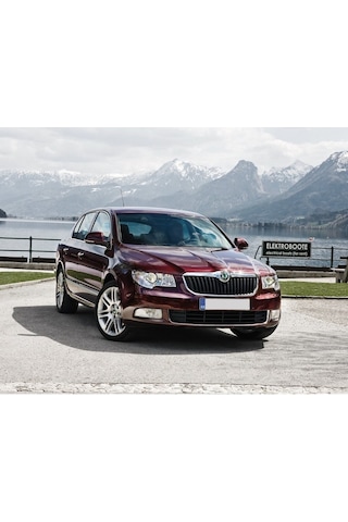 Skoda Superb 2009-2013 Ön Panjur Panel Sol Üst Kapağı 3T0807081