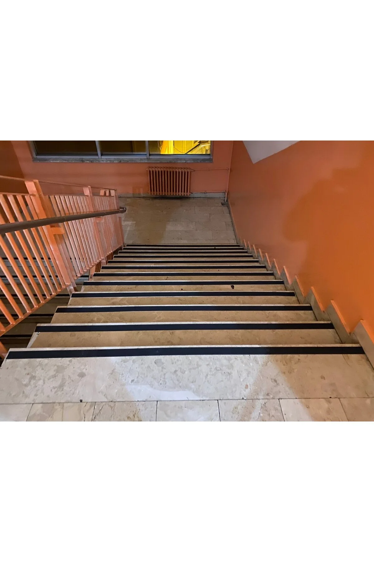 Kaydırmaz Bant Merdivenlere Tse Belgeli Sertifikali Fabrikalara Işyerlerinize Uygun 5cm 10 Metre