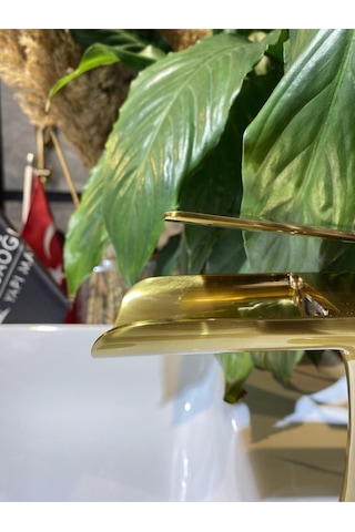 İsaoğlu Yapı Mat Gold Lavabo Bataryası Şelale Lavabo Musluğu Mat Altın Naturel Akışlı Batarya Gold