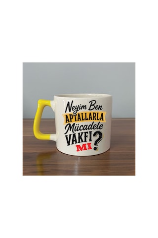 Neyim Ben Aptallarla Mücadele Vakfı Mı Baskılı Siyah Kulplu Prime Kupa - Komik Hediye Bardak Fincan Prime Kupa - Sarı Kulp