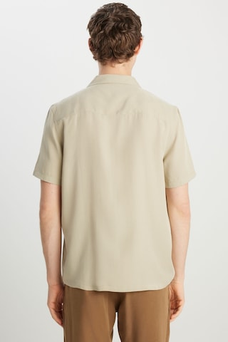 Wrangler Relaxed Fit Tencel Göm Bej Erkek Gömlek Bej