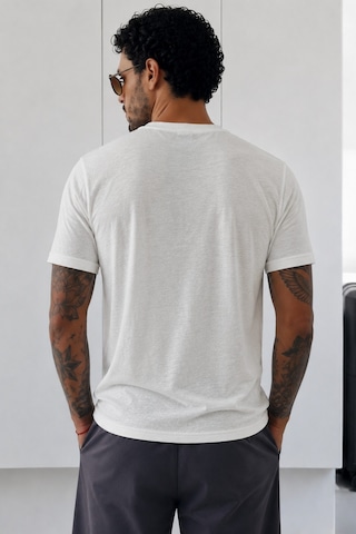Tarz Cool Erkek Flamlı Pamuklu V Yaka Basic Slim Fit Tişört Yazlık Günlük Şık Tişört Beyaz