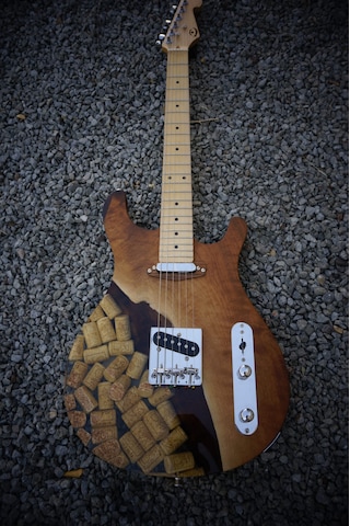Elektro Gitar Wine Custom Epoksi & Yıllanmış 250 Yıllık Ceviz Ağacı Ceviz - Şeffaf