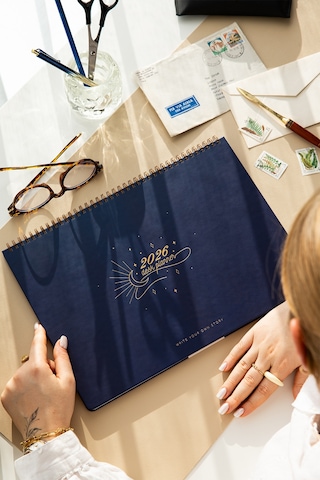 2026 Haftalık Spiralli Masaüstü Planlayıcı 24x34 Cm - Desk Planner Lacivert Lacivert