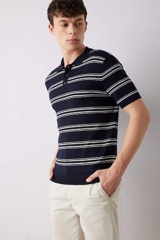 DeFacto Regular Fit Polo Yaka Çizgili Kısa Kollu Yumuşak Tuşeli Triko Tişört E2665AX25SPNV64