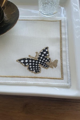 Kelebek Nakışlı Keten Kare Bardak Altlığı Seti 6 Lı Beyaz