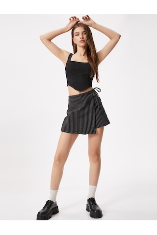 Koton Crop Korse Büstiyer Kot U Yaka Askılı Asimetrik Kesim Siyah 3sal30013md 3SAL30013MDBLK Siyah