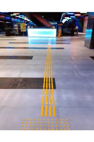 30x30 İç Mekan Kılavuz Hissedilebilir Yüzey