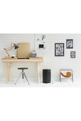 Brabantia Newıcon Matt Black Pedallı Çöp Kutusu 12L Siyah