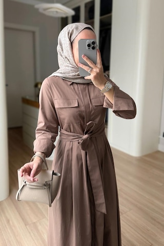 Kahijab Düğmeli Pile Detay Poplin Elbise - Kahverengi