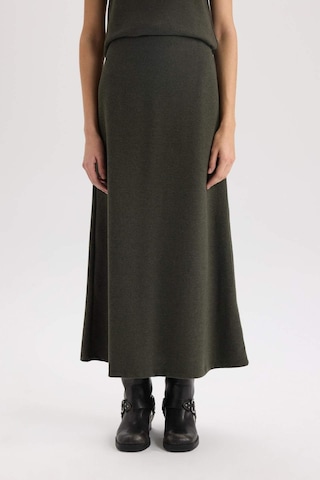 DeFacto A Kesim Esnek Belli Basic Düz Normal Bel Maxi Etek D5407AX24AUKH70 Haki