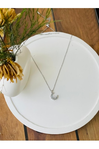 Hilal Model Kelebek Detay Çelik Kolye