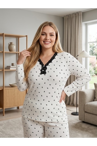 Kadın Büyük Beden Uzun Kollu Desenli Dantel Detaylı Kaşkorse Kumaş Pijama Takımı Beyaz Kurdele