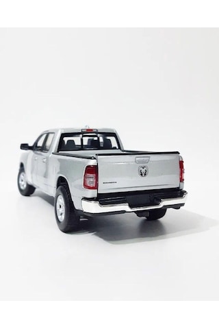 Dodge Ram 1:24 Model Maket Araba Gümüş