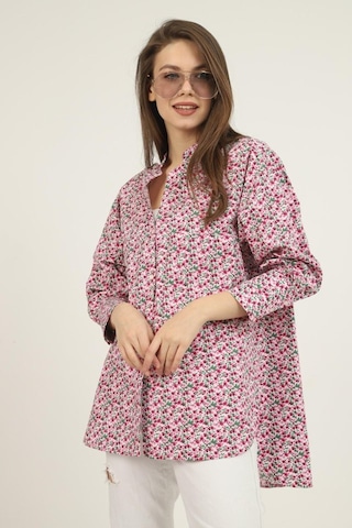 Kırmızı V Yakalı Ve Desenli Gömlek Karışık Çok Renkli