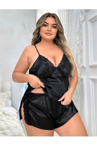Lisinya Closet Büyük Beden Siyah Yırtmaç Dantel İşlemeli Saten Şortlu Takım Siyah