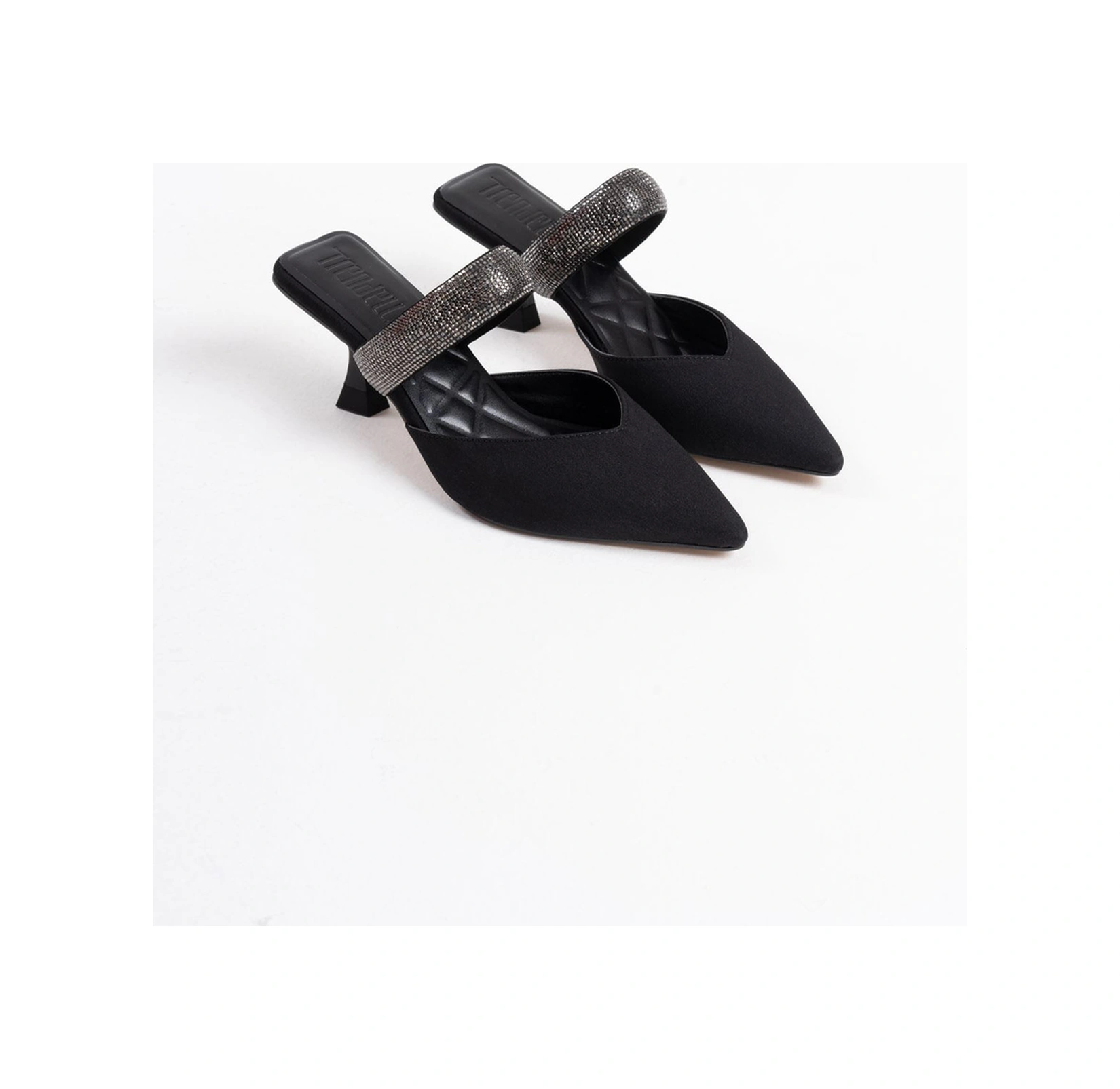 Nina Topuklu Siyah Kadın Terlik Muhtelif