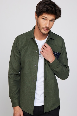 Tudors Slim Fit Kaşe Çıtçıtlı Armalı Düz Oduncu Haki Erkek Gömlek-28579-haki Haki