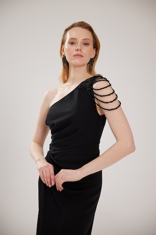 Doridorca Kadın Büyük Beden Tek Omuz Ve Omzu Taş Detaylı Uzun Abiye Elbise 6053 Siyah