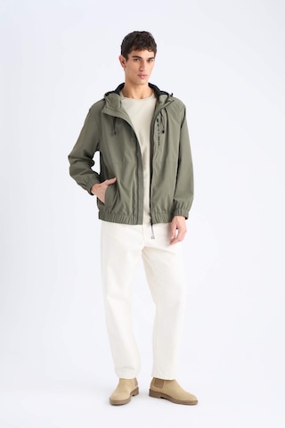 DeFacto Su İtici Regular Fit Mevsimlik Baharlık Kapüşonlu Fermuarlı Mont D7883AX25SPKH401