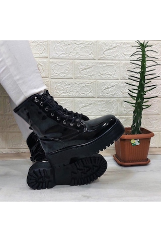 M.p 1425 Siyah Rugan 4cm Tabanlı İçi Tüylü Polar Parlak Kadın Bot 001