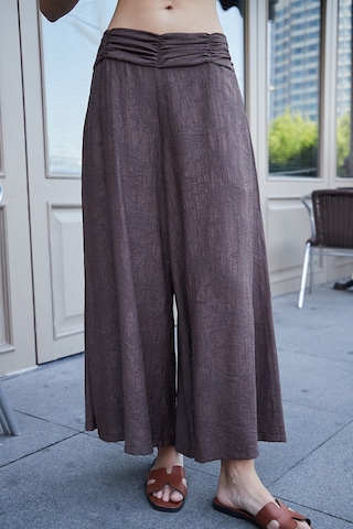 Jument Kadın Çilek Jakar Yüksek Bel Beli Büzgülü Yan Cepli Bol Paça Pantolon-kahve Çiçek Kahve Ç.