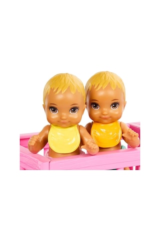 Barbie Skipper İkiz Bebekler Bakımı Oyun Seti Hxm99