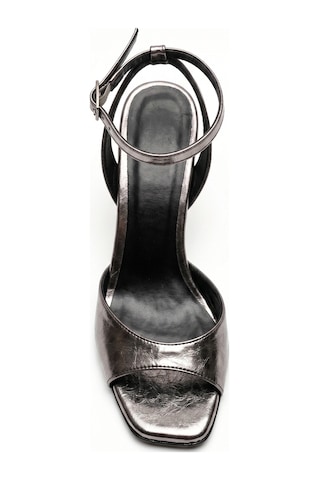 Giamgia Store Kadın Platin Bilekten Bağlamalı Küt Burun İnce Topuklu Stiletto Abiye Ayakkabı-2343