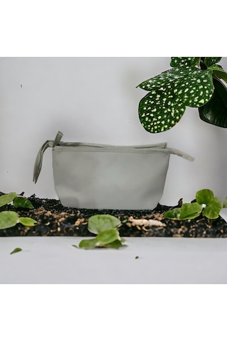 Burberry Kozmetik Seyehat Çantası Uznluk 24cm Derinlik 17cm Baklava Desenli Vintage Krem