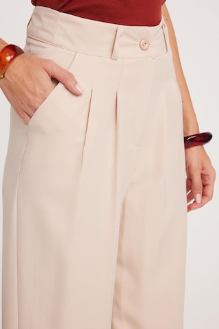 Tudors Kadın Regular Fit Klasik Kesim Yüksel Bel Geniş Paça Bej Pantolon-39545 Bej