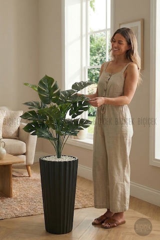 Biçiçek Yapay Monstera Deve Tabani Bi̇tki̇si 130 Cm Si̇yah Li̇lyum Saksıda