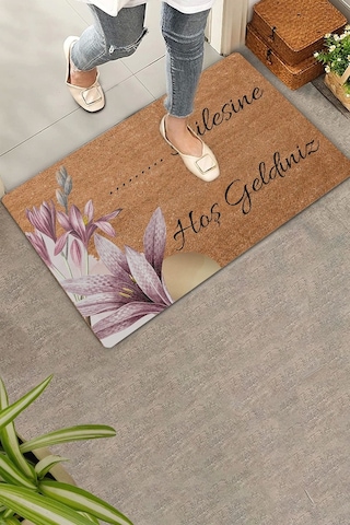 Valerine Life Pembe Lilyum Çiçeği Kişiye, İsme Ve Aileye Özel Hoş Geldiniz Kapı Önü Paspası 45x70cm Kahverengi