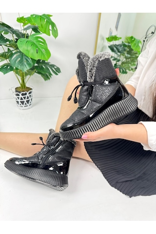 Günlük Kadın Kar Botu Kürklü Bağcıklı Fermuarlı Rugan Rahat Yüksek Kalın Tırtıklı Taban Bootie 77546 Siyah Rugan