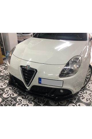 Alfa Romeo Giulietta 3 Parça Ön Lip Parlak Siyah Plastik Ön Ek Karlık 2010+ Karlık+bodykit+ek
