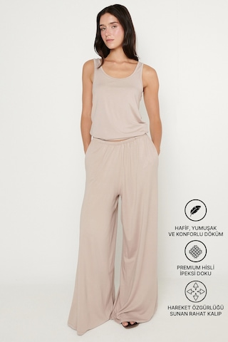 AC&Co / Altınyıldız Classics Kadın Bej Yumuşak Dokulu Standart Fit Cepli Beli Lastikli Rahat Örme Pantolon