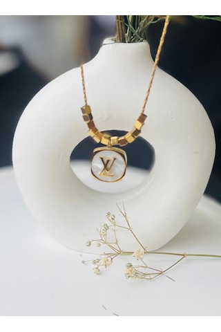 Küp Detay Marka Louisvuitton Çelik Kolye Altın