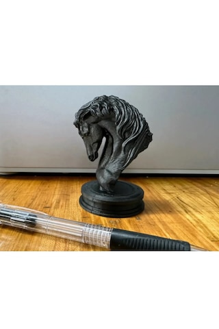 Siyah At Kafası Dekoru