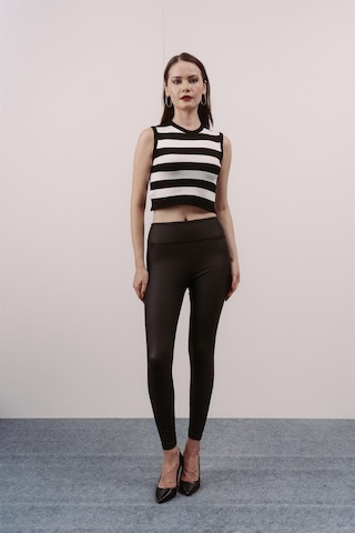 Livanomi Siyah Çizgili Crop Bluz - Siyah