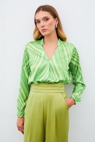 Sateen Kruvaze Desenli Bluz - Yeşil-134990 Yeşil