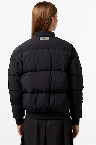 Lacoste Relaxed Fit Down Fill Jacket Kaztüyü Dolgu Dik Yaka Siyah Kadın Mont