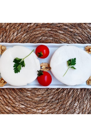 BURAĞIN BAHÇESİ TAM YAĞLI KAYNATILMIŞ İNEK LAVAŞ PEYNİR 3 KG