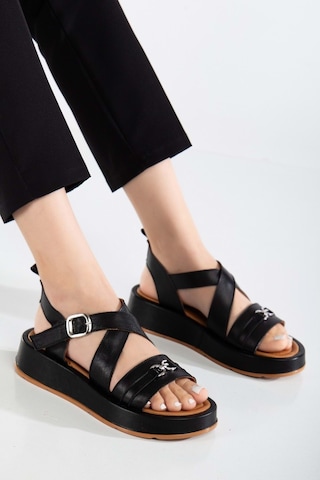 Analin Shoes Kadın Hakiki Deri Çapraz Bilekten Bantlı Günlük Sandalet Siyah