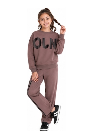 İrem Çocuk Giyim Kız Çocuk Enjoy Yazı Desenli Şerit Detaylı Geniş Paça Model Kahverengi Renk Eşofman Takımı Kahverengi