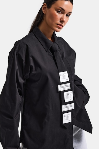 Itsbasic Kadın Siyah Renk Oversize Kravatlı Özel Tasarım Bol Kesim Gömlek