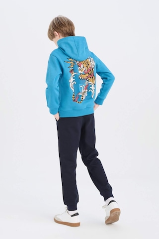 DeFacto Erkek Çocuk 2'li Takım Kapüşonlu Baskılı Sweatshirt Beli Lastikli Eşofman Altı D6872A824CWBE535